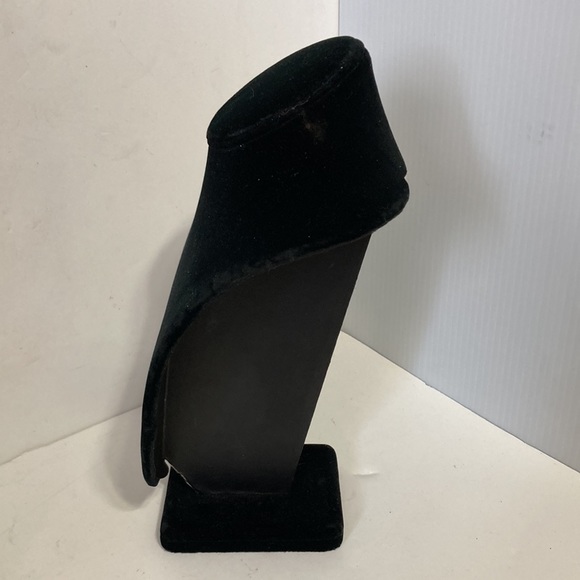 Black Velvet Velour Necklace Jewelry Bust Display 11 x 8 inches - Picture 9 of 10